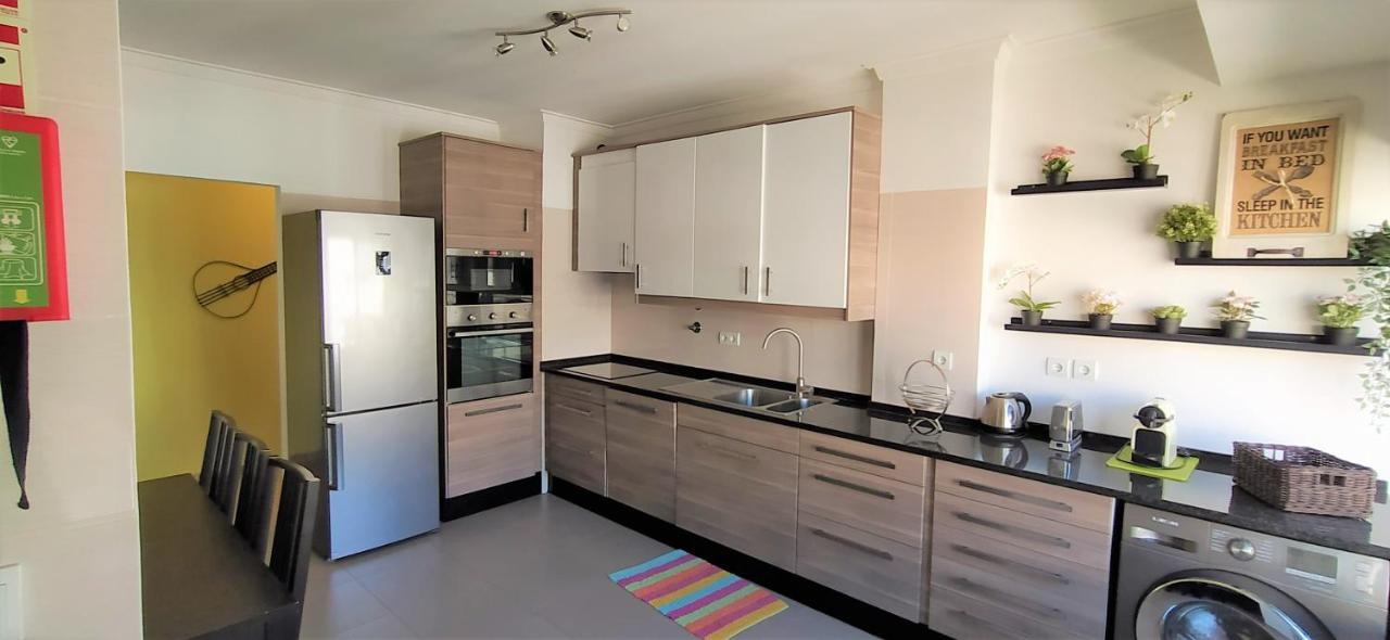 Large Apartment Near The Beach And Lisbon 코스타 다 카파리카 외부 사진