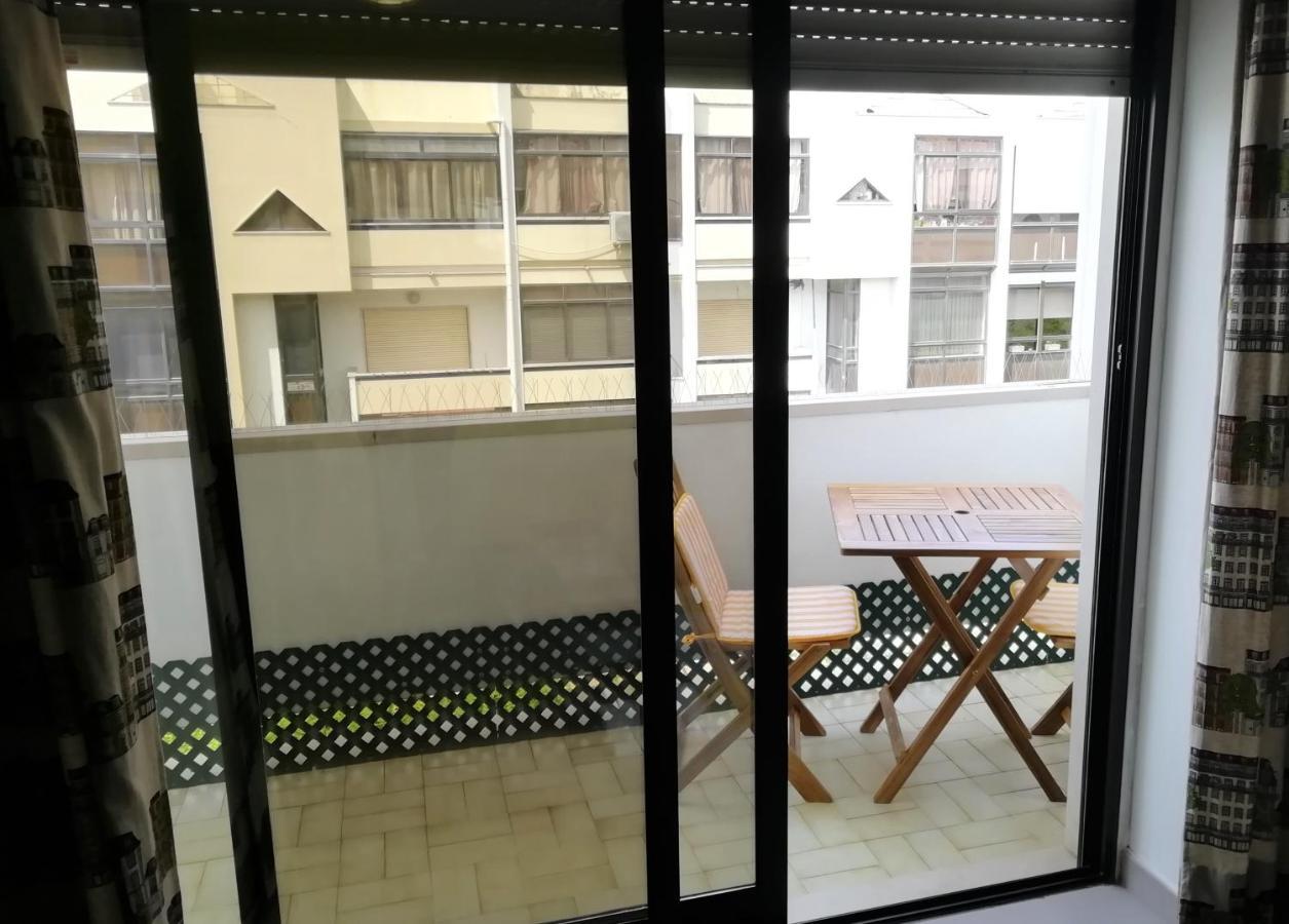 Large Apartment Near The Beach And Lisbon 코스타 다 카파리카 외부 사진